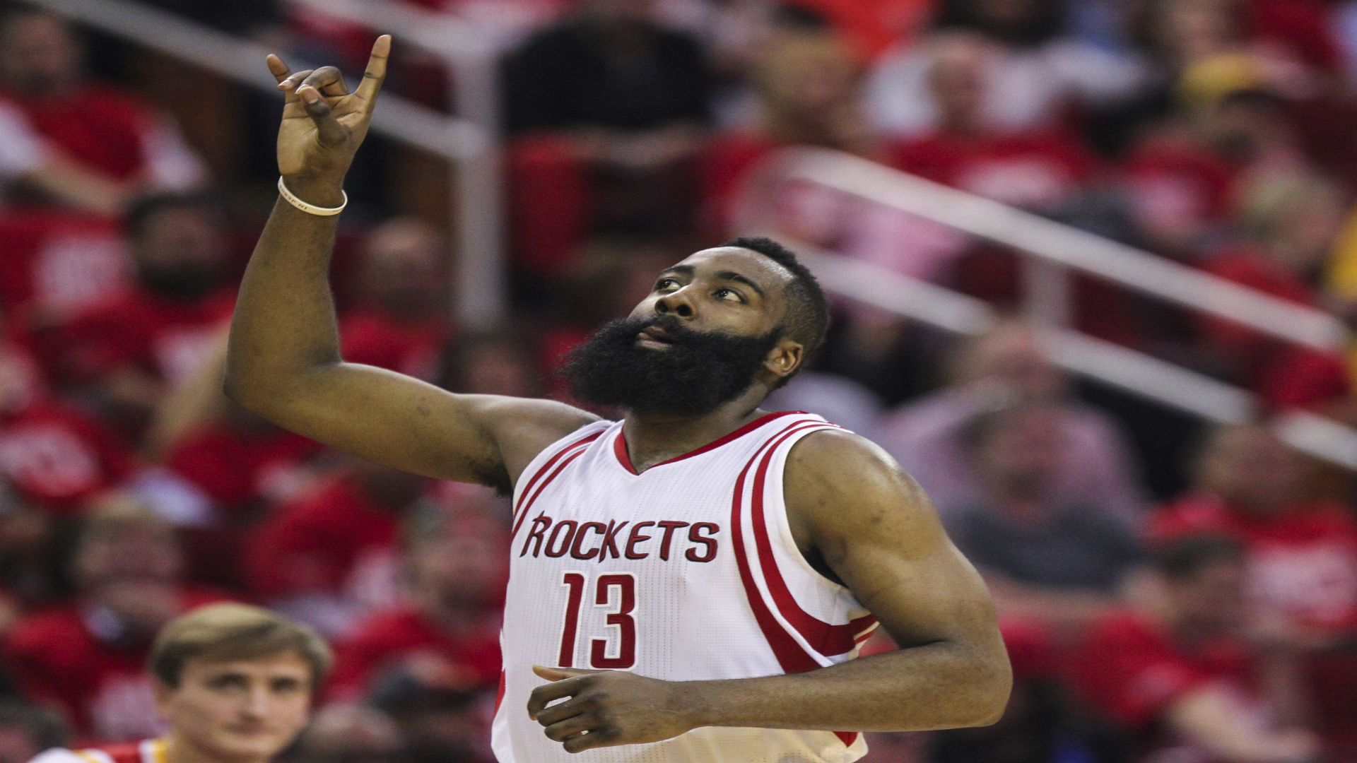 Harden's late shot lifts Rockets over Warriors 9796